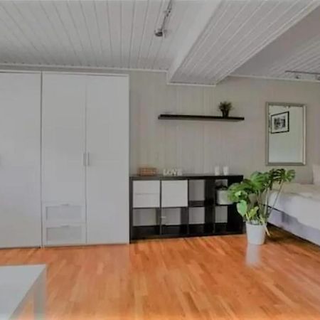 Nice Double Bed Room In Moss Ngoại thất bức ảnh